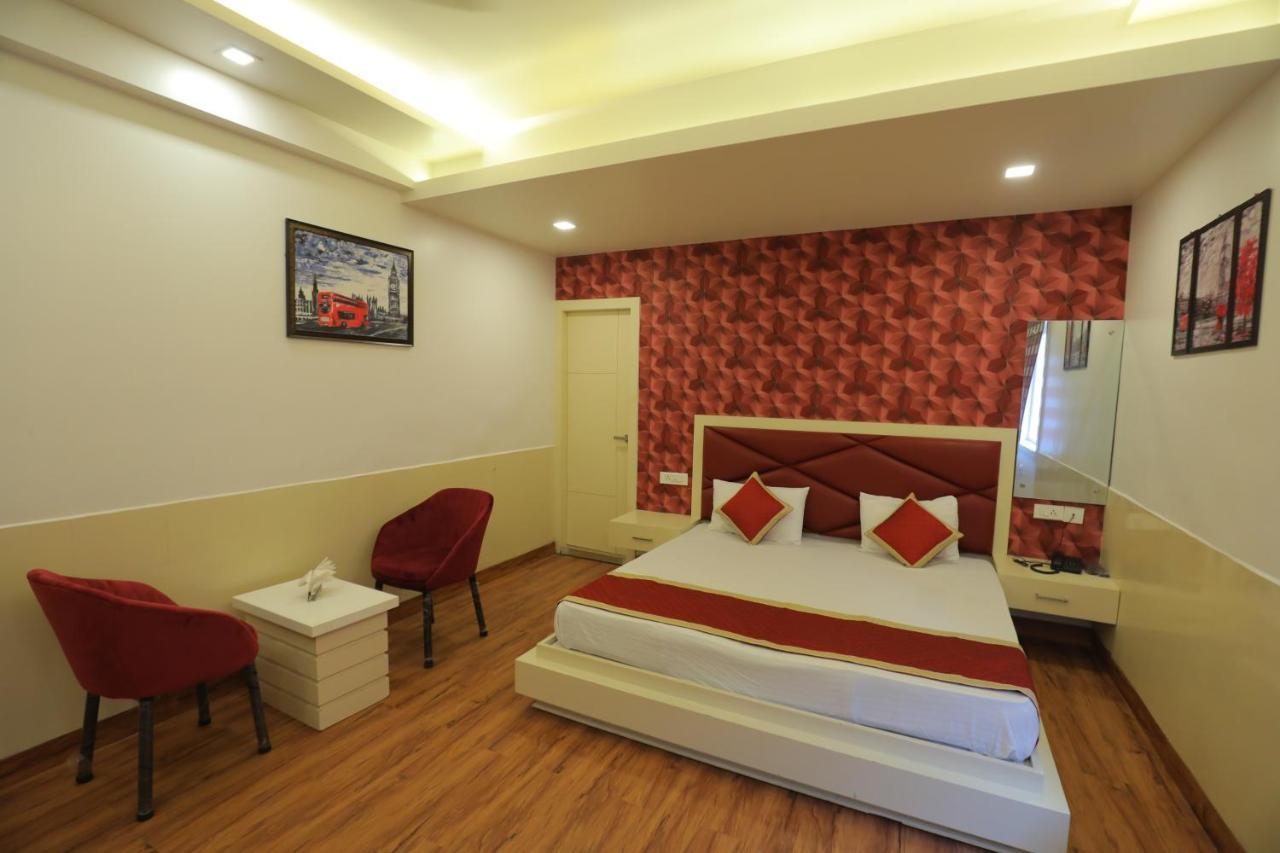 Hotel Sahib'S Red Carpet - The Family & Corporate Hotel Agra  Eksteriør billede